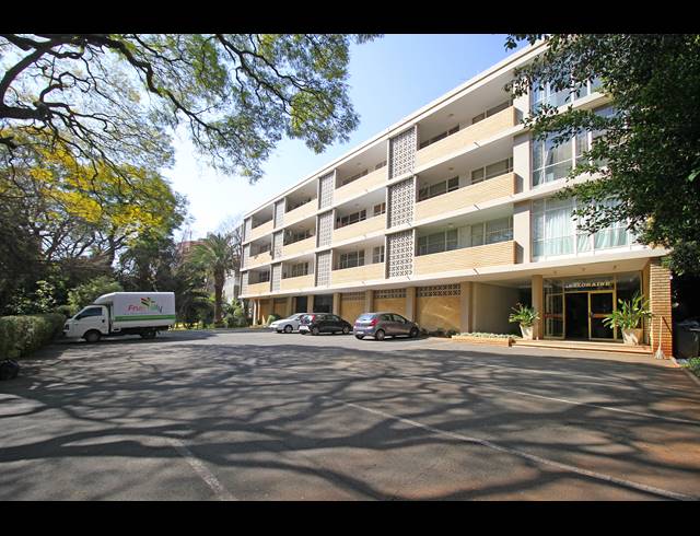 1 BEDROOM APARTMENT FOR SALE IN HOUGHTON ESTATE
